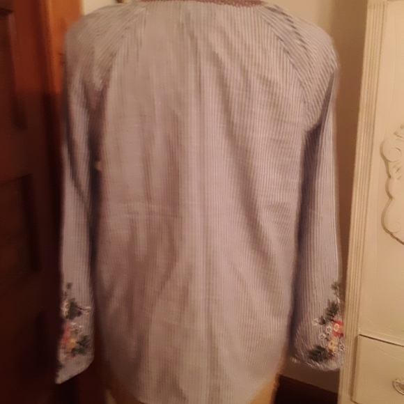 Ruff Hewn Chambray Tunic Top - Picture 8 of 9